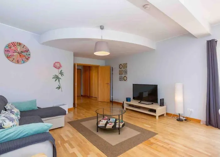 Appartement Admirable 1 Bedroom Marina View Apt.