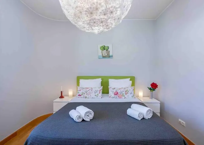 Admirable 1 Bedroom Marina View Apt. Albufeira