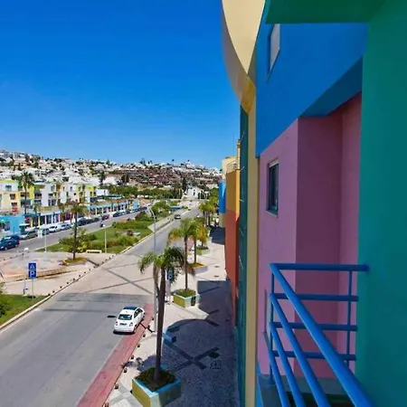 Lägenhet Admirable 1 Bedroom Marina View Apt.