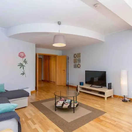 Lägenhet Admirable 1 Bedroom Marina View Apt.