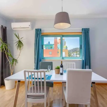 Admirable 1 Bedroom Marina View Apt. アパート アルブフェイラ